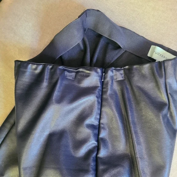 TUCKERNUCK Navy 'Ashford' Vegan Leather Side-Zip Ankle Flare High Leggings M - Picture 8 of 11